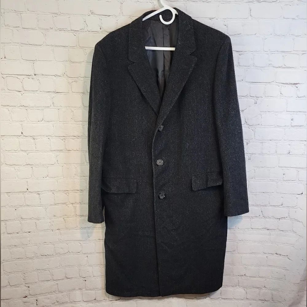 Men's Botany 500 Trenchcoat, size 39R